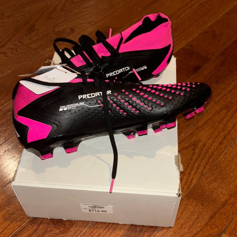 Adidas Predator Women's Soccer Cleats - Black and Pink New